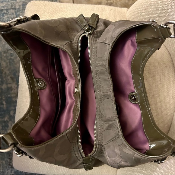 Coach Madison Op Art Maggie, F1120-18763. Grey exterior with purple lining. - Picture 7 of 16